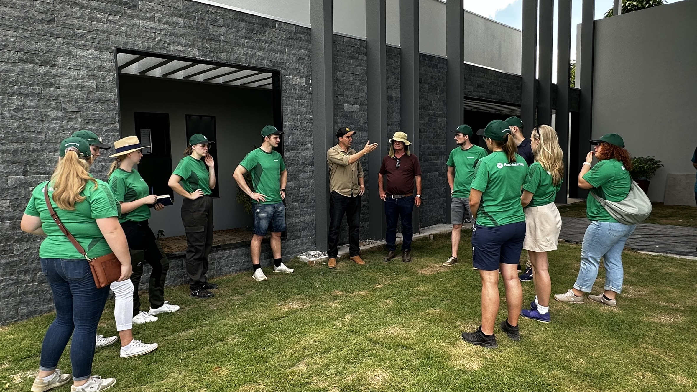 Fundação Rio Verde recebe comitiva de estudantes europeus de agronomia