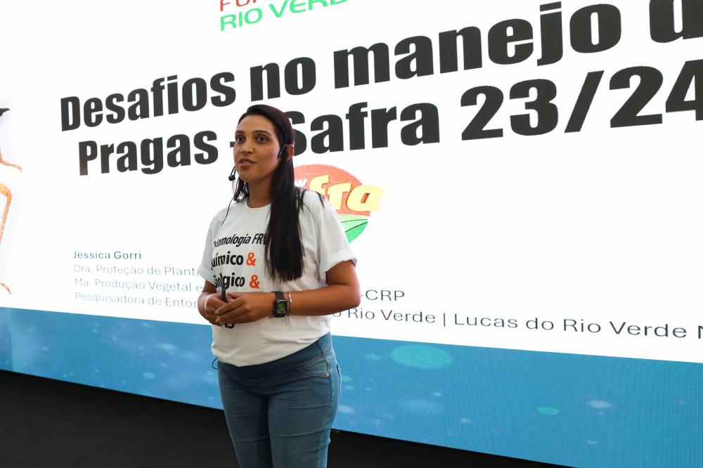 Desafios no manejo de pragas em sistemas intensivos de produção: Show Safra destaca pesquisas da Fundação Rio Verde