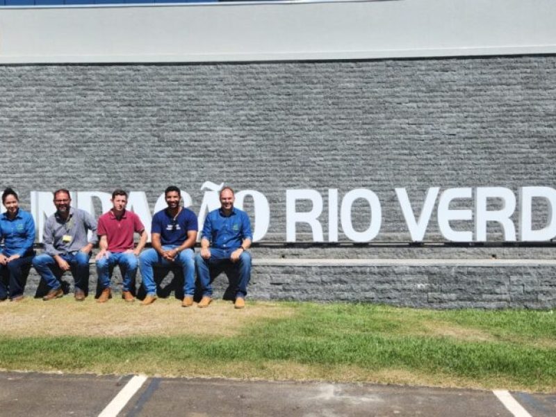 Estudantes-de-Mestrado-da-UnoesteUniLaSalle-visitam-campus-experimental-da-Fundacao-Rio-Verde-1024x473